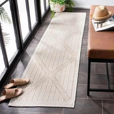 Bermuda BMU811 Power Loomed Indoor/Outdoor Area Rug - Safavieh