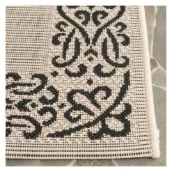 Bari Patio Rug - Safavieh